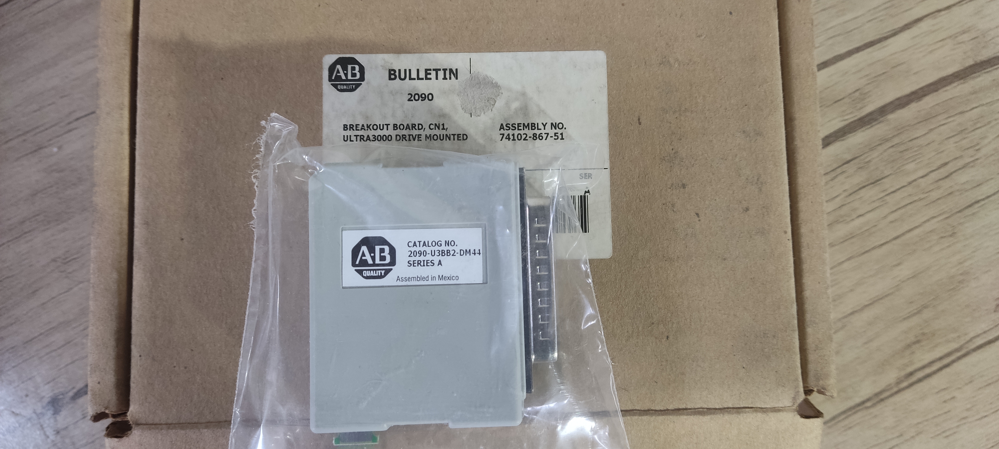 برد بریک اوت مدل  Allen Bradley 2090-U3BB2-DM44