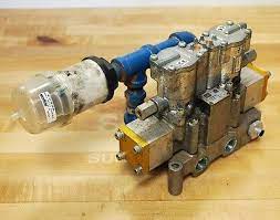 شیر5/3 برقی پنوماتیکی دو بوبینه "1/2 مدل L5155810249 ( K175803549 ) پارکر